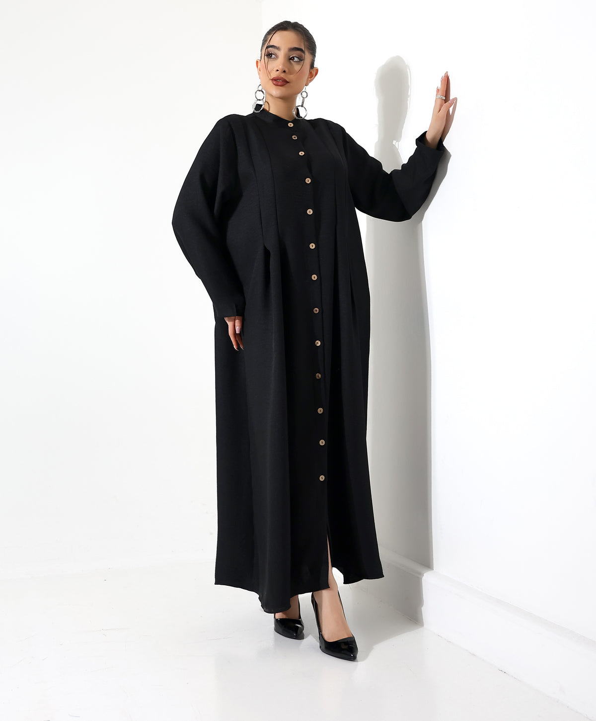 Langes Kleid mit Stehkragen