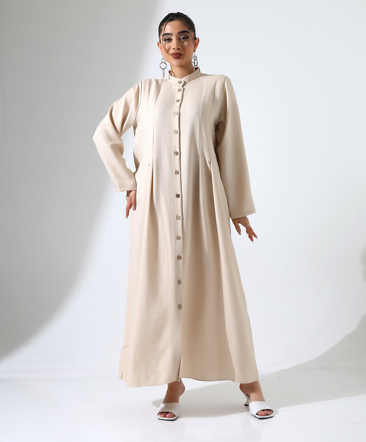 Langes Kleid mit Stehkragen