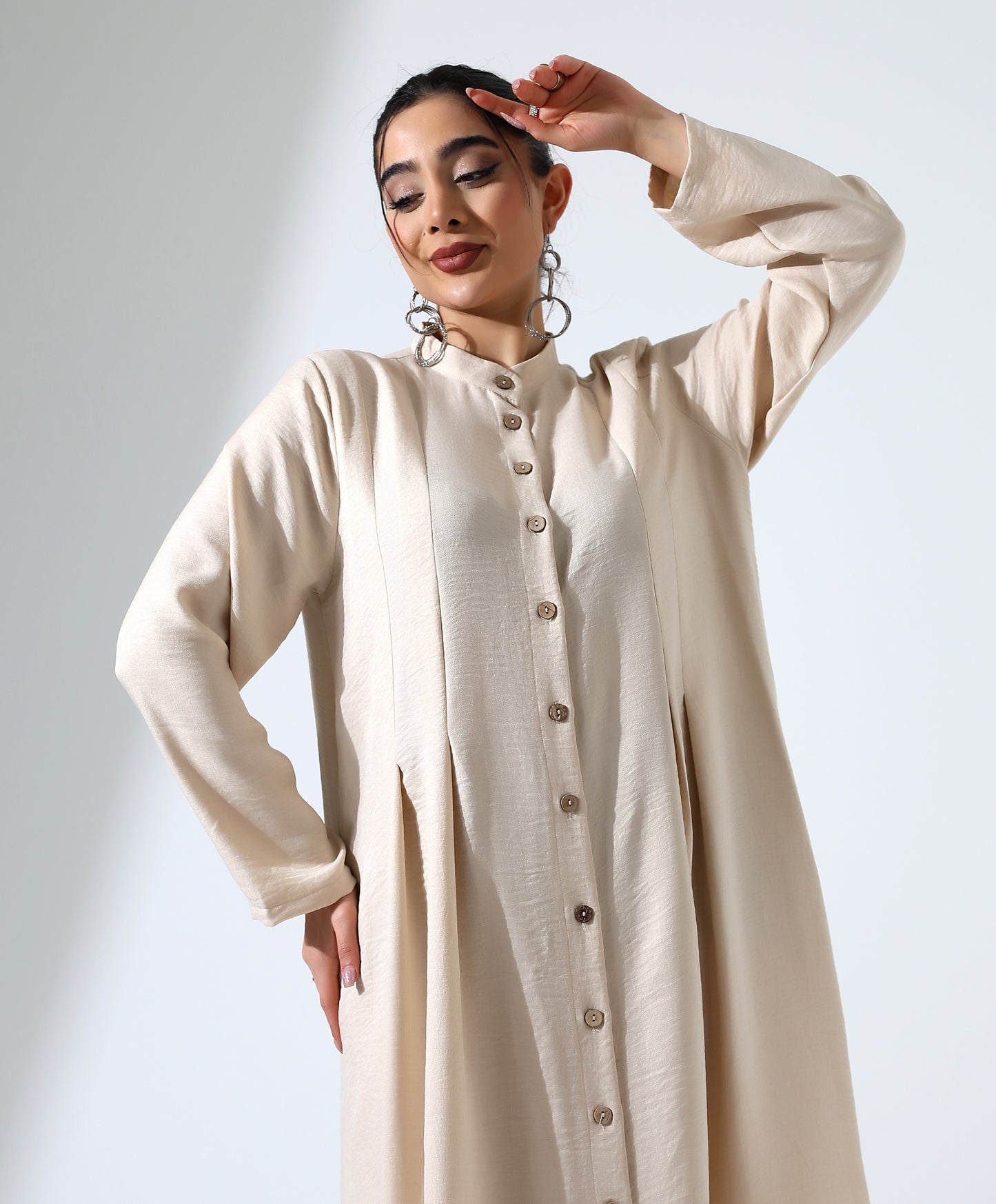 Langes Kleid mit Stehkragen