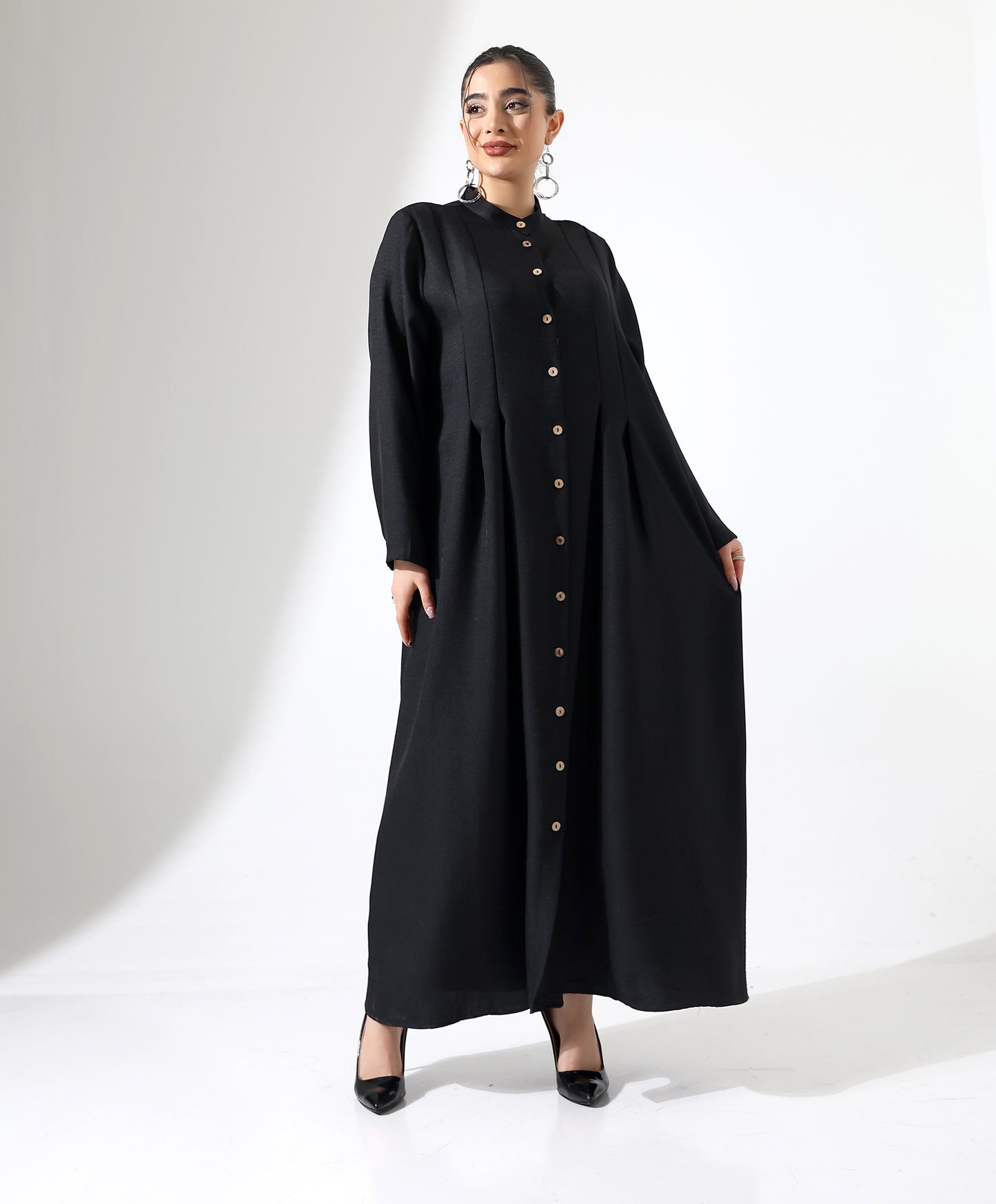 Langes Kleid mit Stehkragen