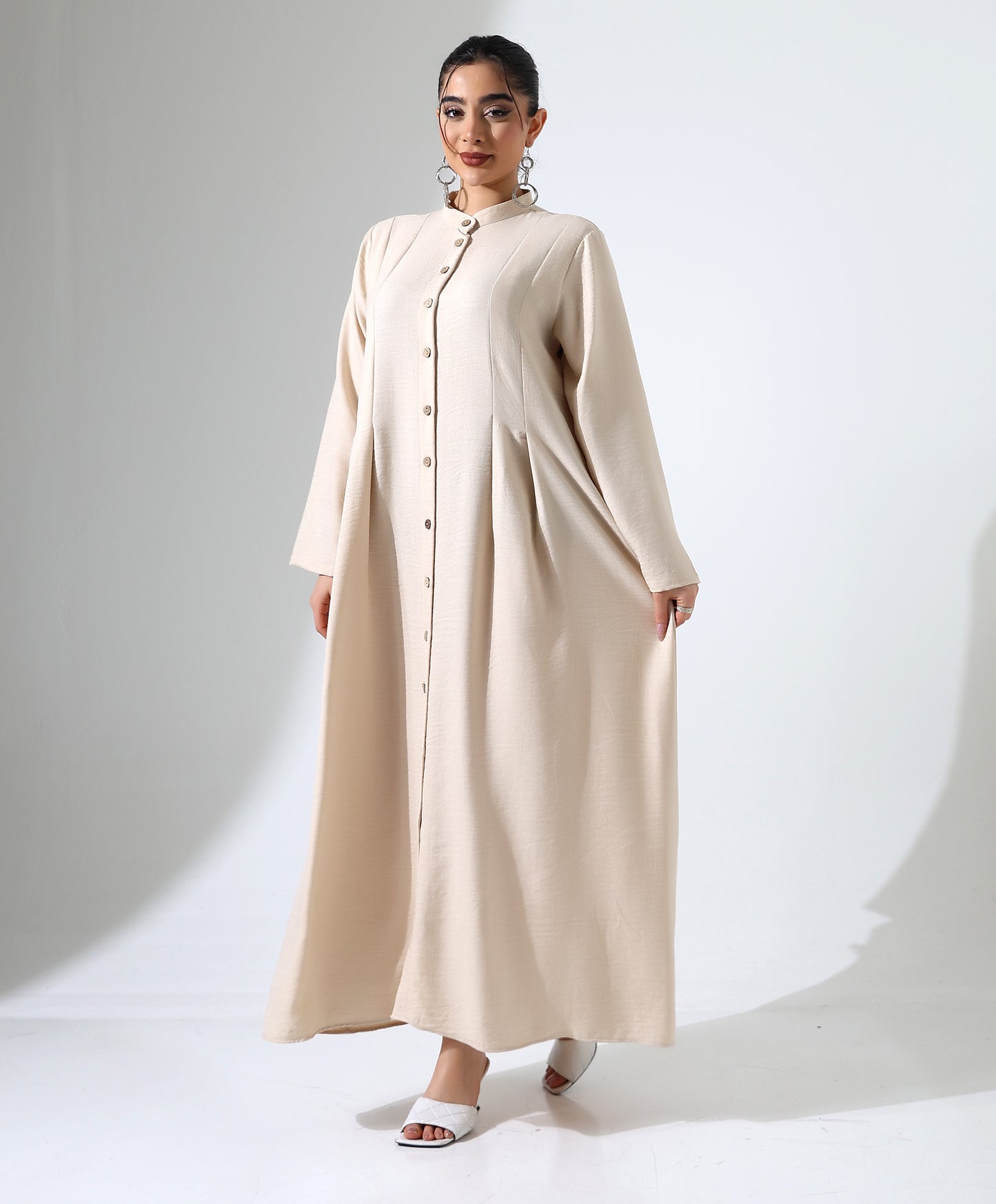Langes Kleid mit Stehkragen