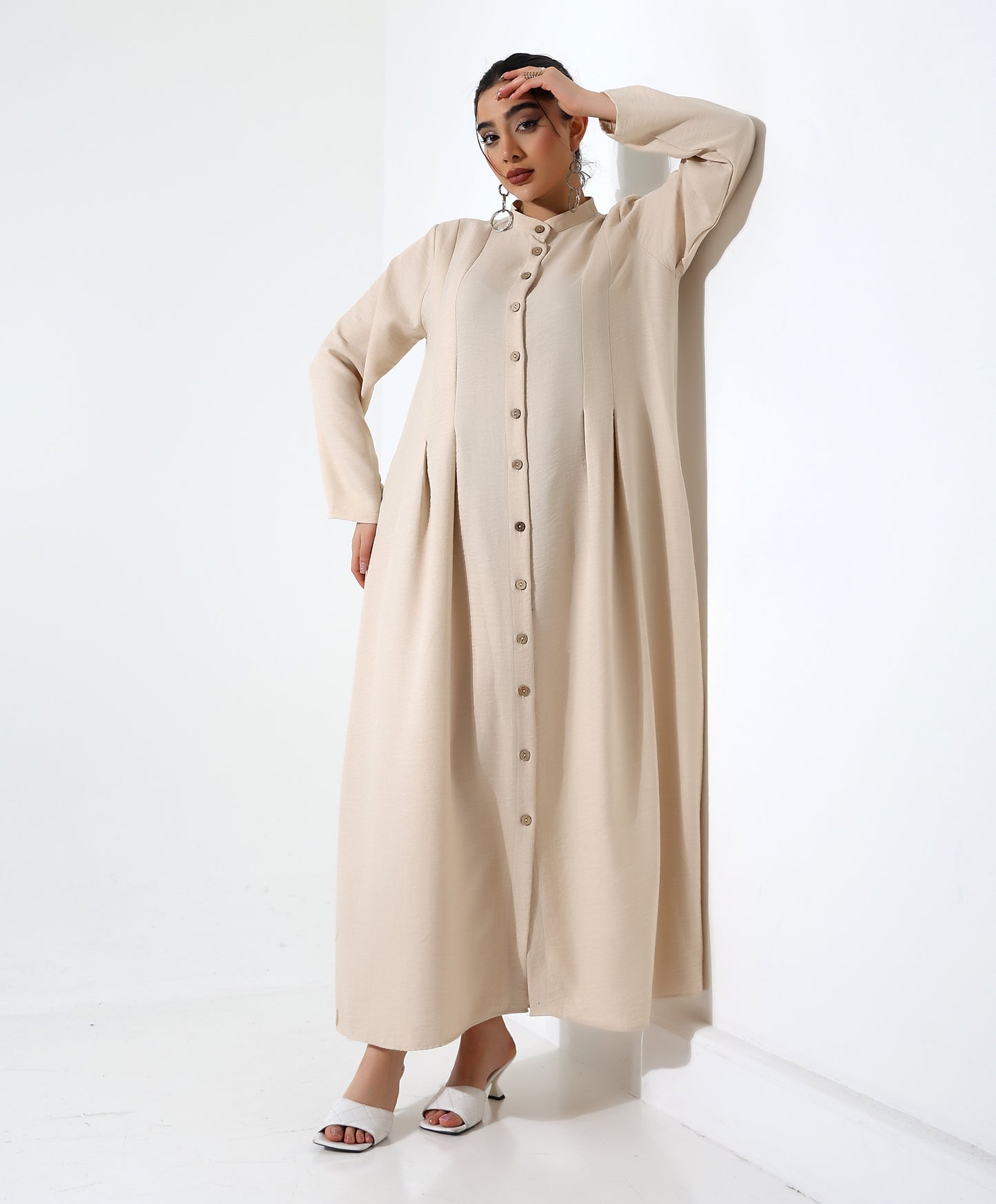 Langes Kleid mit Stehkragen