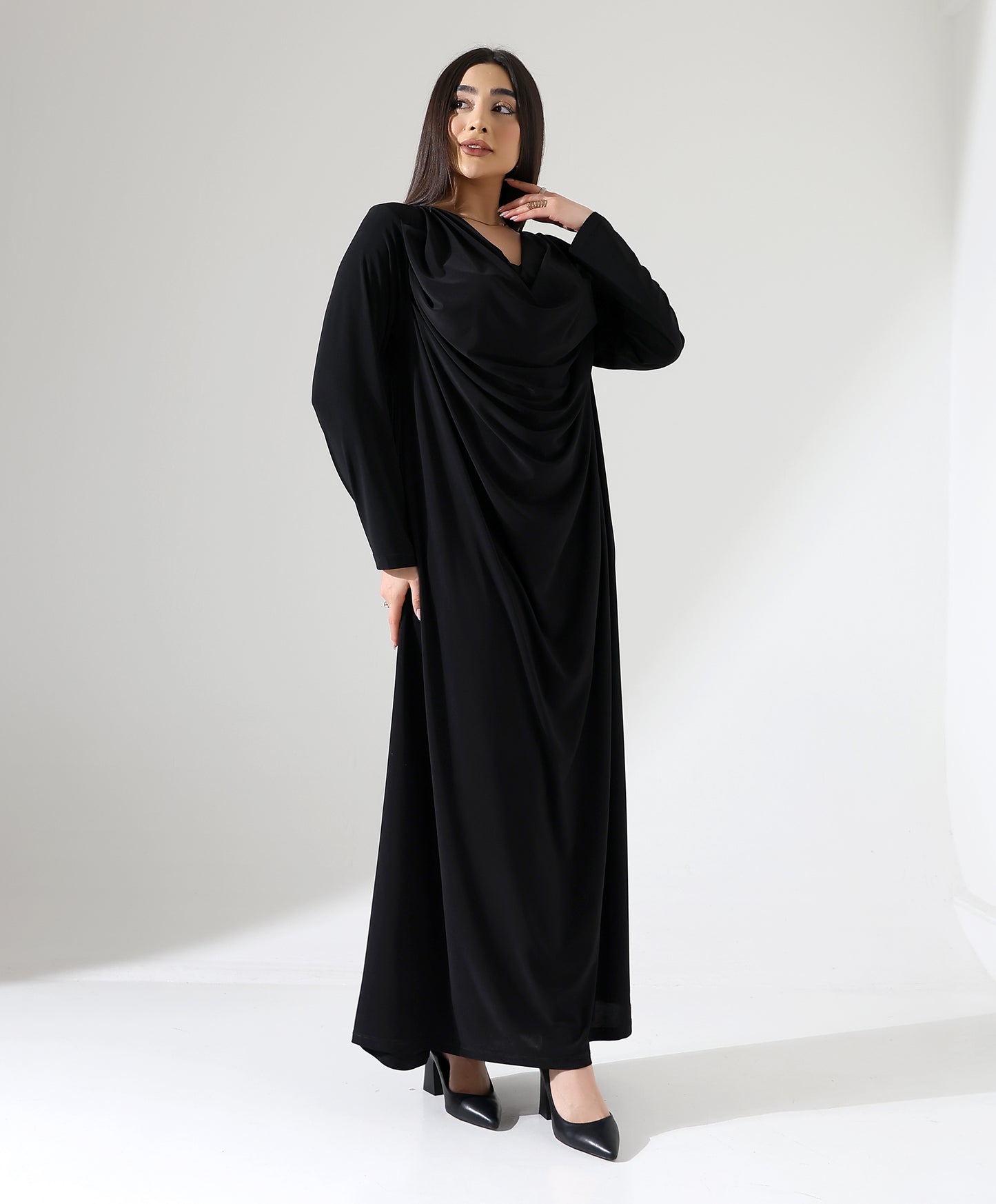 Abaya mit Wasserfallkragen