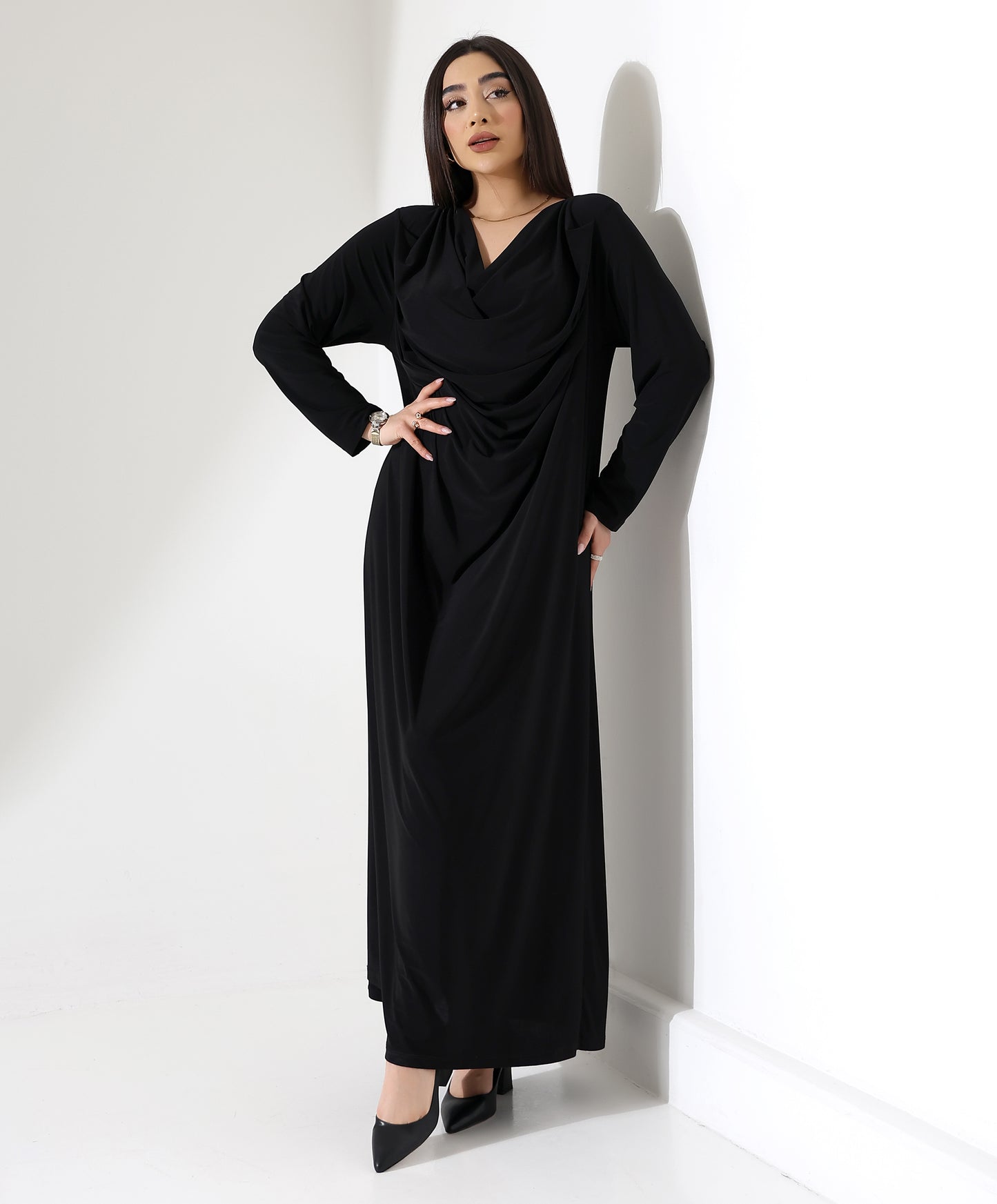 Abaya mit Wasserfallkragen