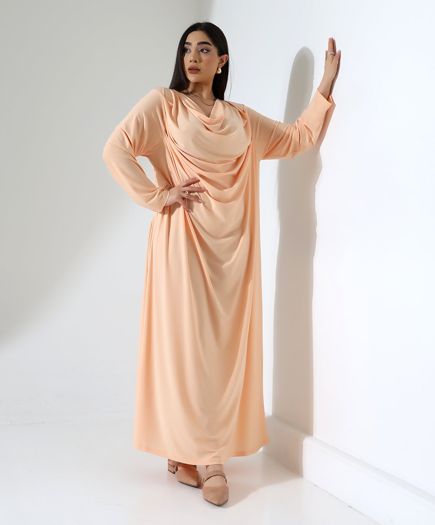 Abaya mit Wasserfallkragen